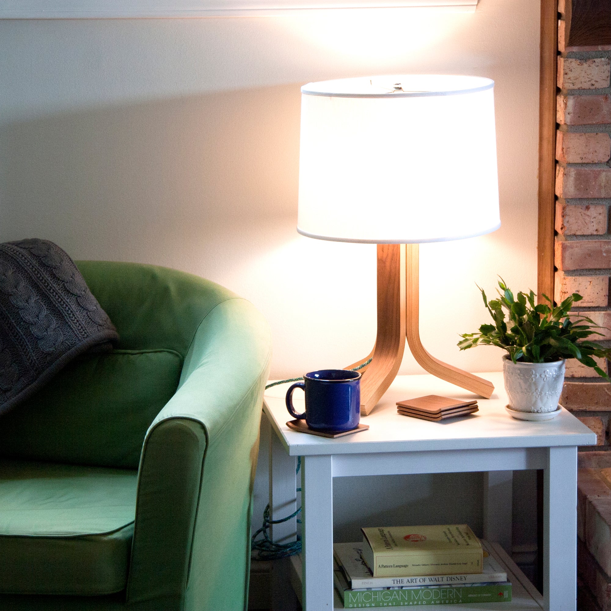 Traverse Table Lamp